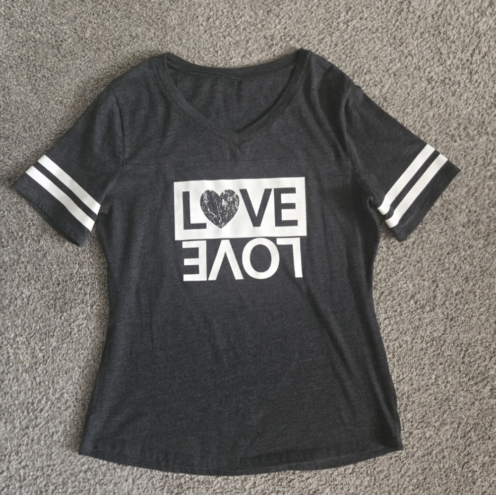 Womens Love Screen Print Tshirt with 3/4 Sleeves XL